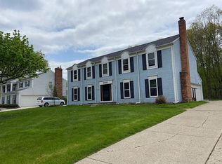 35921 Fredericksburg Rd, Farmington Hills, MI 48331