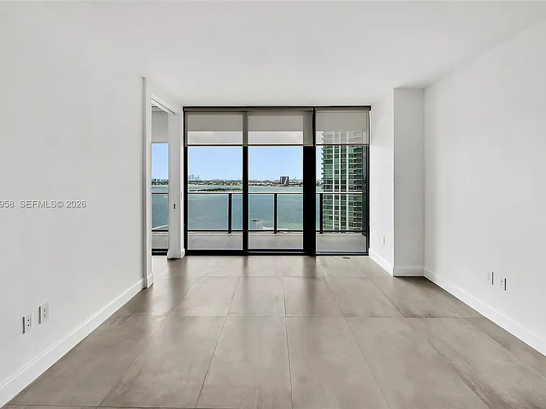 650 NE 32nd St #1903 — Photo 2