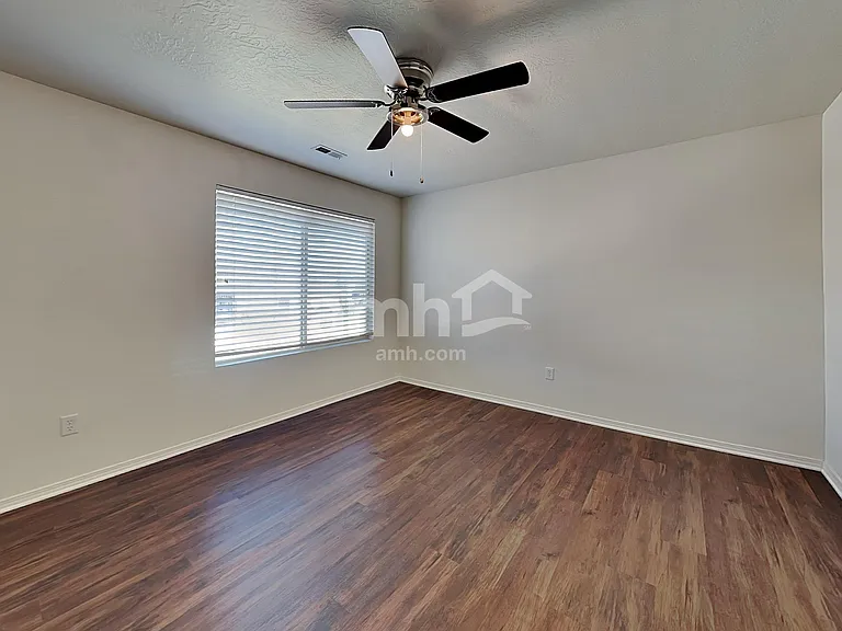 2464 S 3585 W — Photo 19