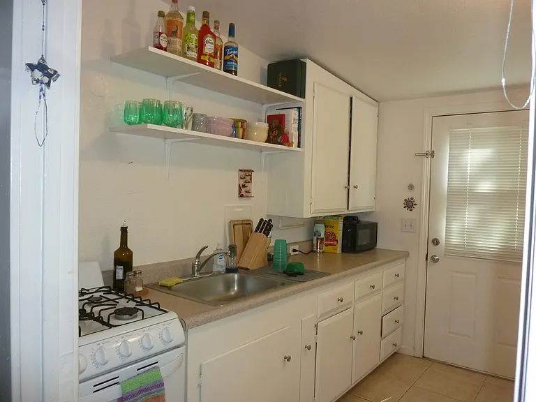 601 Arbutus Ave #B — Photo 3