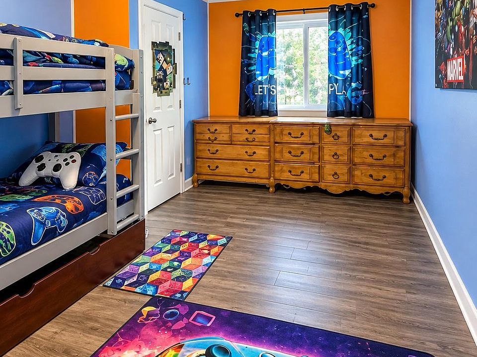 394 S Elm St, photo 8