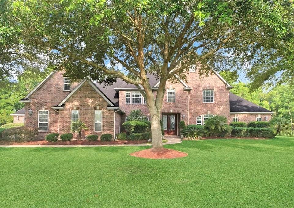 Welcome to 4310 Creek Point Ln.