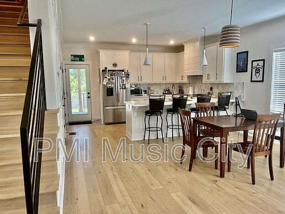 5th image of 530 Meade Ave