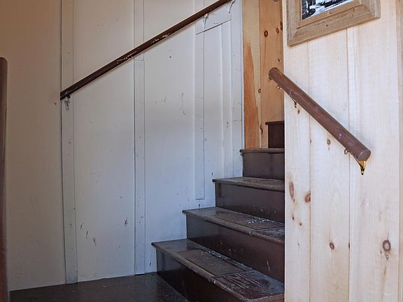 Entry stairs.
