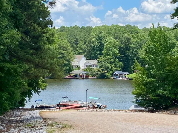 100 Cherokee Dr #949, Louisburg, NC 27549