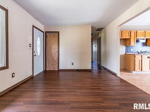 4th image of 1133 E Main St