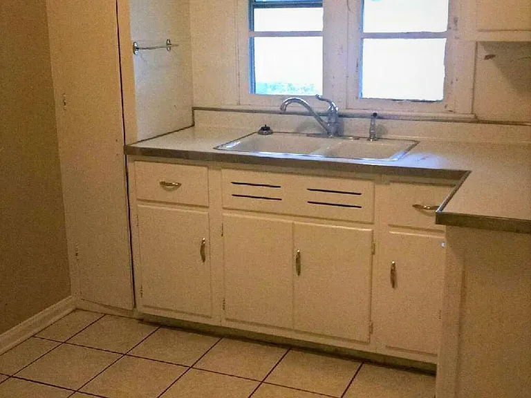 825 Carlyle Pl — Photo 10