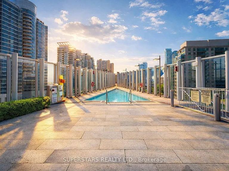 10 York St #4208 — Photo 31