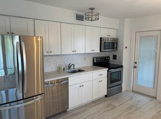 220 Inlet Way APT 8, West Palm Beach, FL 33404