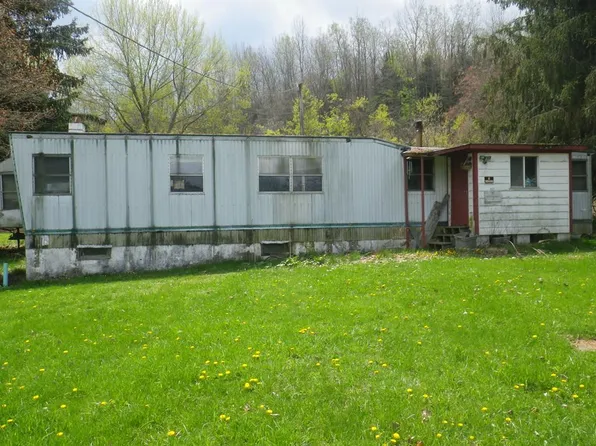 111 Sterling Rd, Carrolltown, PA 15722