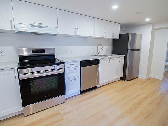 4th image of 58 Churchill Ave