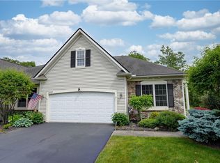 1037 Chapelhill Dr, Victor, NY 14564