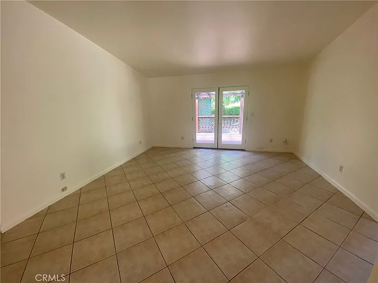 16756 Greenridge Rd — Photo 8