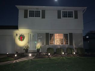 14932 Houghton St, Livonia, MI 48154