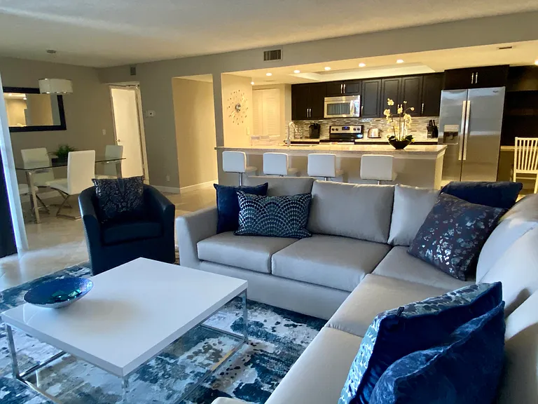 2255 Lindell Blvd #502 — Photo 10