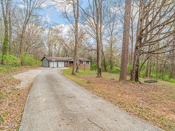 2nd image of 3612 Sprucewood Rd