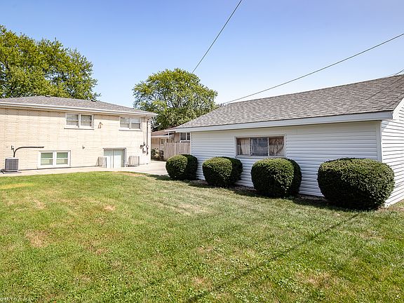 4th image of 10324 S Lockwood Ave