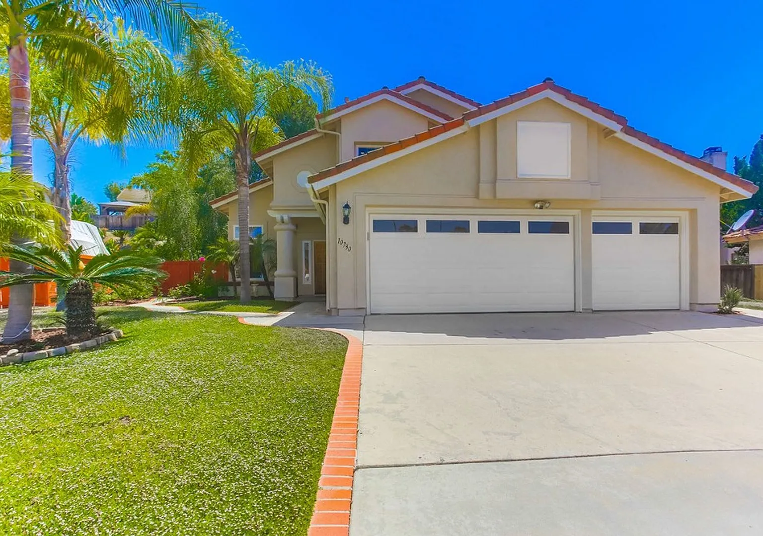 Stunning 4 Bed, 3 Bath Home on Cul-de-Sac in Scripps Ranch - No Pet Allowed — Photo 3