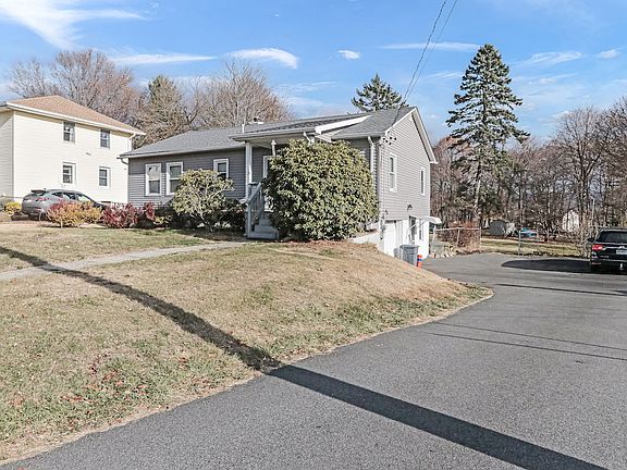 2nd image of 231 Oak St
