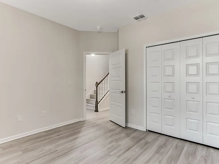 424 S 8th St — Photo 14