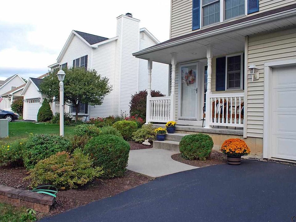 1st image of 14 Cartwheel Dr