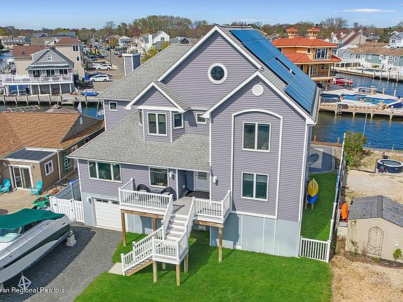 2nd image of 244 Bay Stream Dr