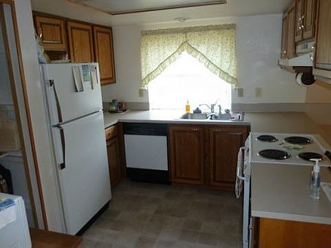 3rd image of 2240 Patricia Ct SE