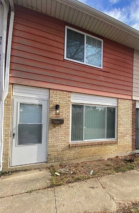 1st image of 1912 Larkswood Dr