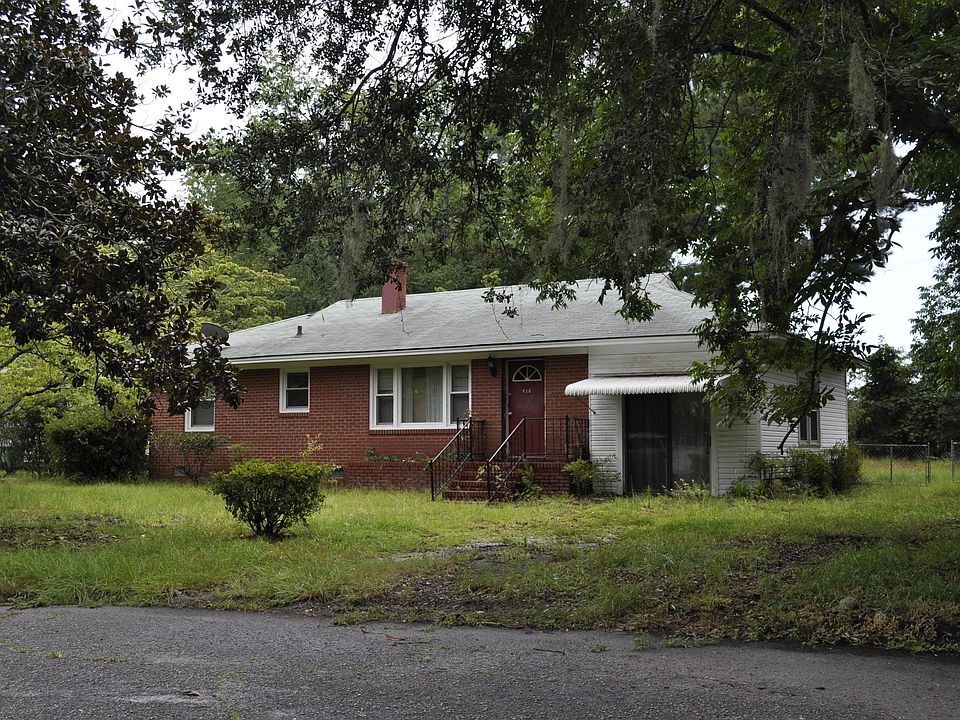 2nd image of 816 Paul Dr