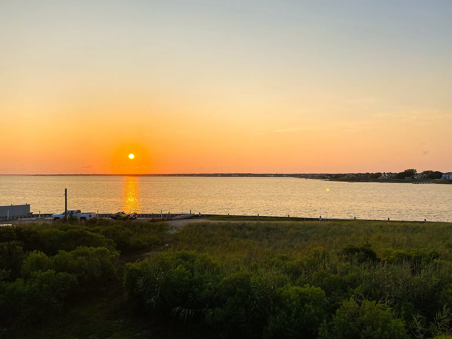 Bay Front Condo on Dune Road with Private Beach Rights — Photo 2