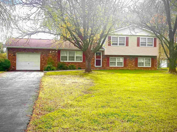 100 Cooper Dr, Stuarts Draft, VA 24477