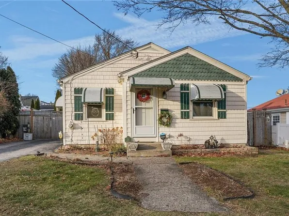 25 Trieste St, Pawtucket, RI 02860