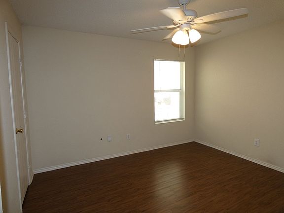 4th image of 6920 Meadow Way Ln