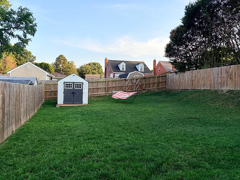 2413 Irisdale Ave — Photo 15