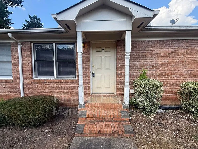 1110 Chandler Dr #101 — Photo 1