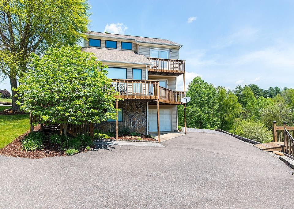 1st image of 21695 Lakeshore Dr