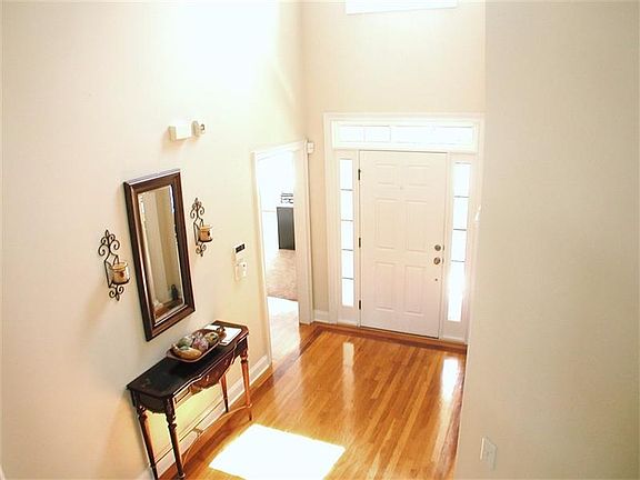 4th image of 7023 Roselake Cir