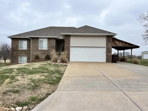 907 Strawberry Court, Nixa, MO 65714