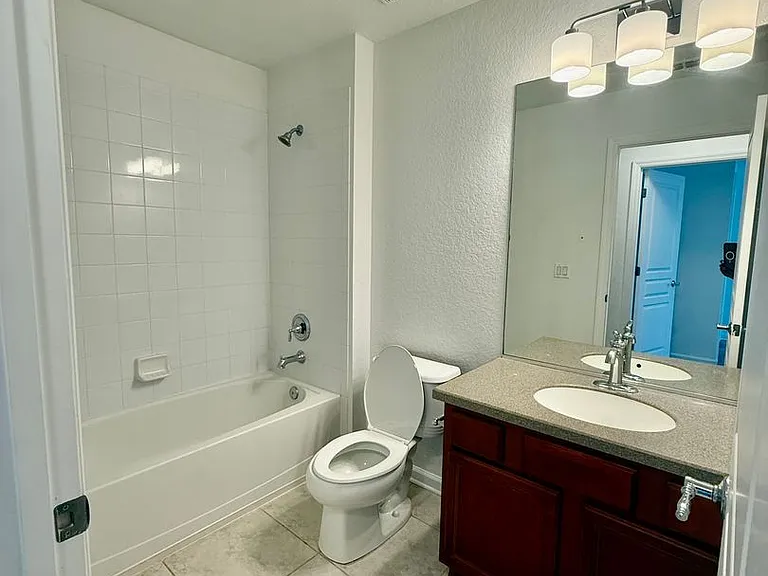 12722 Salomon Cove Dr — Photo 15