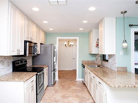 4th image of 4420 Summer Oak Dr