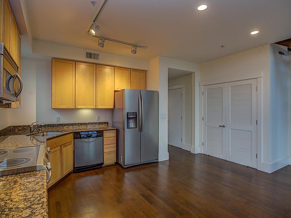 4th image of 925 The Alameda Unit 301