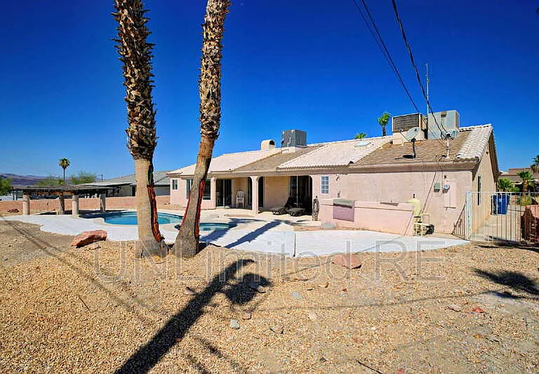 304 Acoma Blvd S — Photo 27
