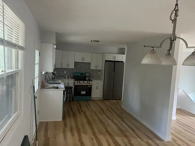 5 bed, 1841 sqft, $4,200 — Photo 3