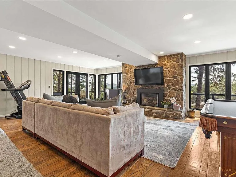 4811 Cliff Dr — Photo 9