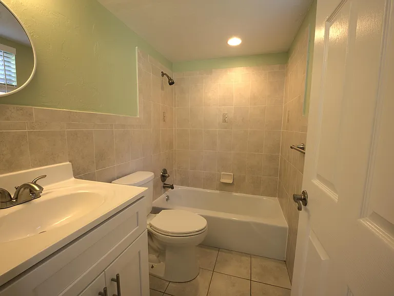220 Lucerne Ave #4 — Photo 14