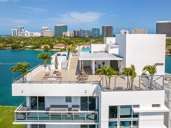 3rd image of 9901 E Bay Harbor Dr APT 702