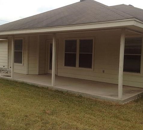 3rd image of 2400 Northlawn Dr