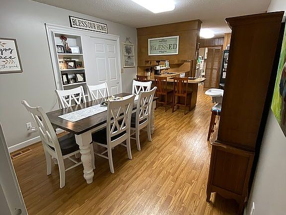 2nd image of 400 E Tierra Dr