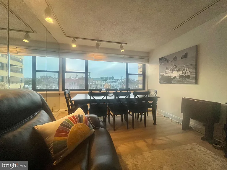 101 S Raleigh Ave — Photo 11