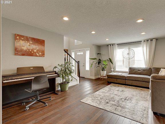 5th image of 2718 NE 147th St